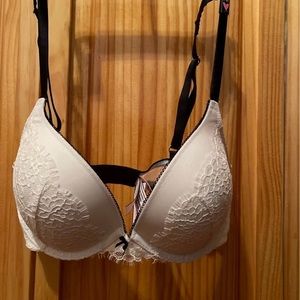 Brand new with tag VS push us dream angel bra